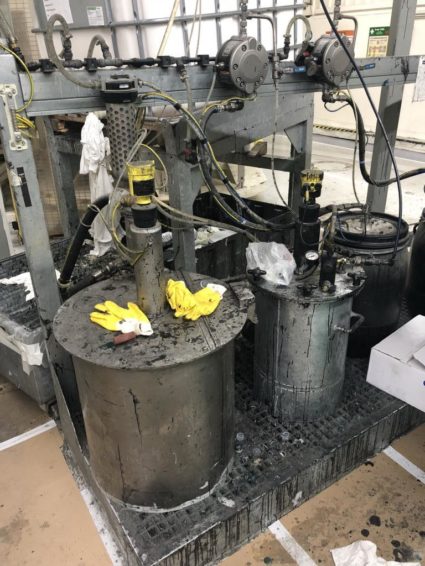 Роботизированная клеевая ячейка B + M Surface System с духовкой горячего воздуха в продаже