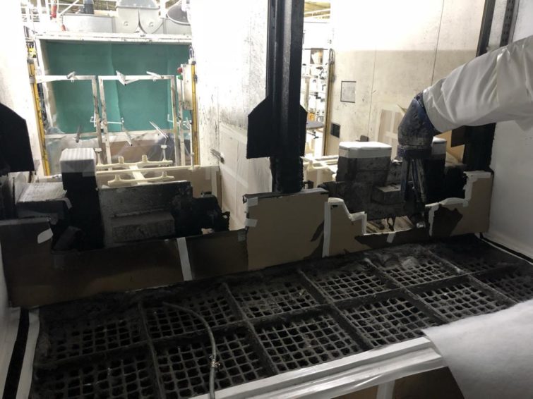 Роботизированная клеевая ячейка B + M Surface System с духовкой горячего воздуха в продаже