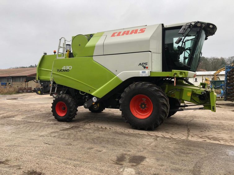 Combine harvester Claas Tucano 430, year of construction 2014 for sale