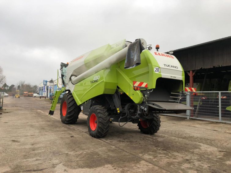 Combine harvester Claas Tucano 430, year of construction 2014 for sale