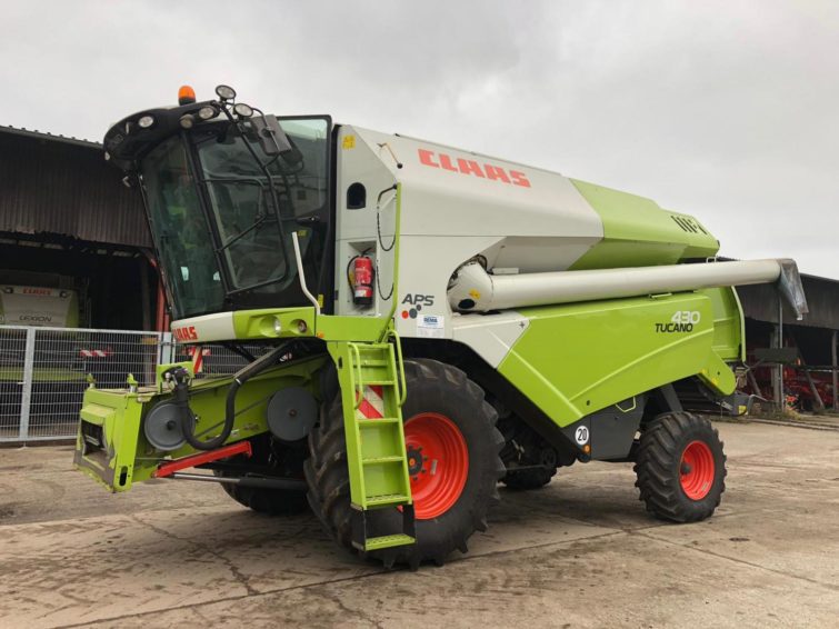 Combine harvester Claas Tucano 430, year of construction 2014 for sale