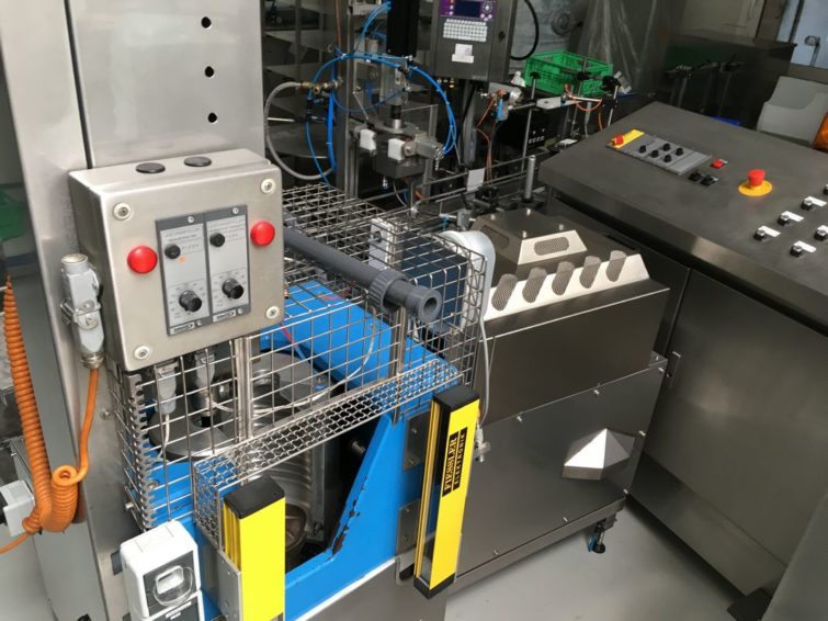 Complete water filling line blowing machine bottle production cleaning plant в продаже