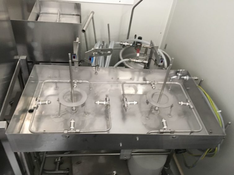Complete water filling line blowing machine bottle production cleaning plant в продаже