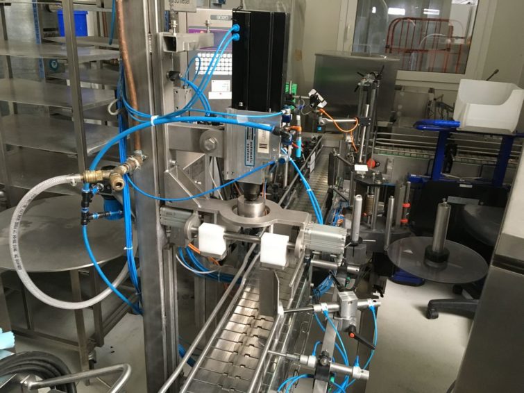 Complete water filling line blowing machine bottle production cleaning plant в продаже