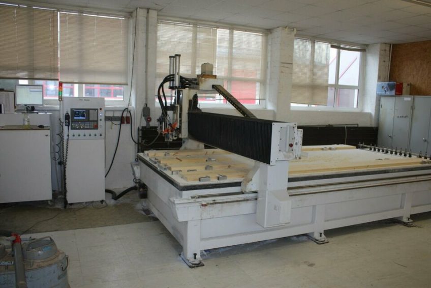 CNC milling machine woodworking center K1325AT zu verkaufen