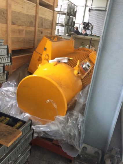 Industrial engine Motor WEG HGF 630 kW 4P 400C / D / E for sale