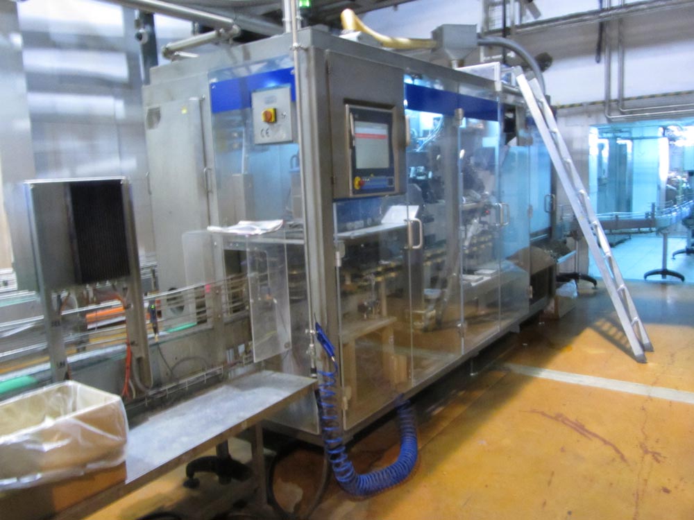 SIG COMBIBLOC Typ CFA 209-32 komplette Getränkeabfüllanlage für Säfte, Milch, Wasser, Softdrinks zu verkaufen