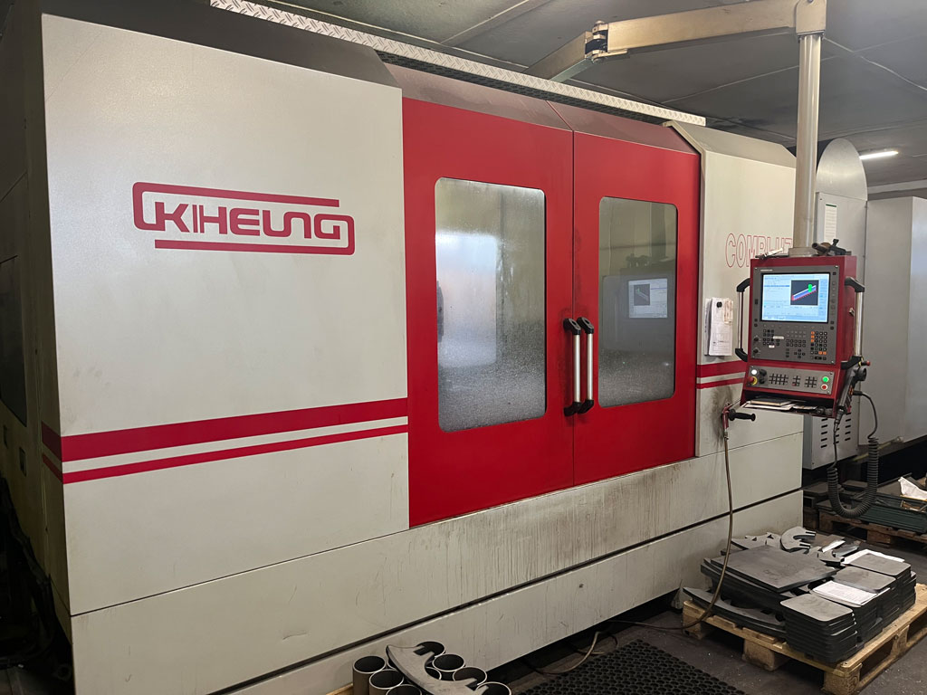 ​KIHEUNG COMBI-U7 Milling Machine HEIDENHAIN TNC 620 CNC type control for sale