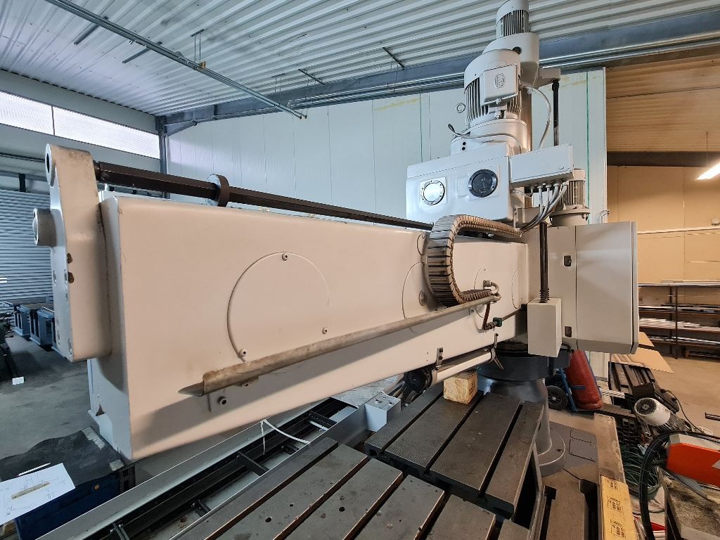 ELHA R60 Radialbohrmaschine zu verkaufen