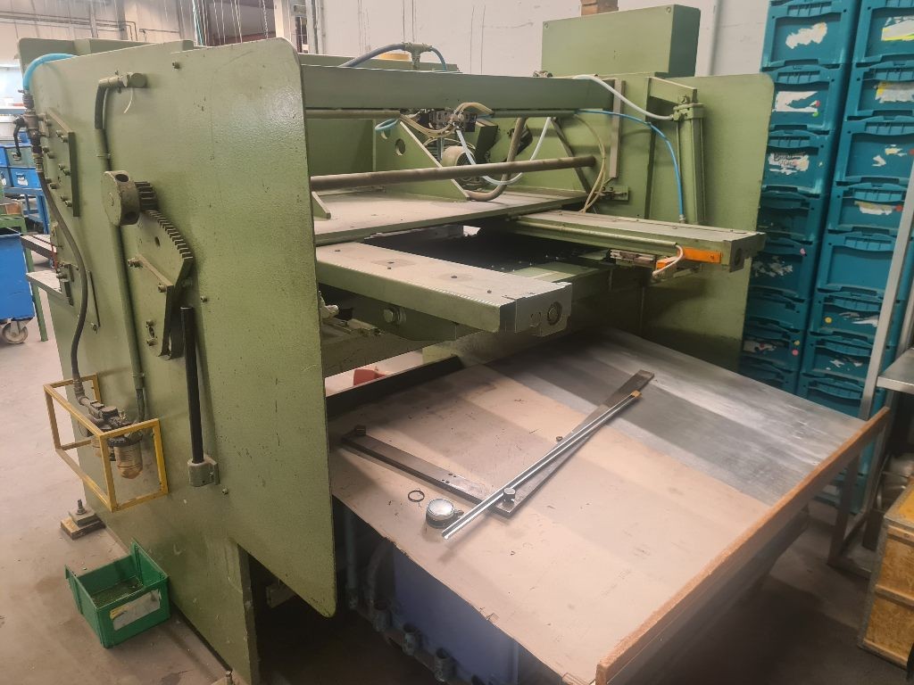 Eisen- und Hammerwerk TSS 4-15 hydraulic guillotine shear for sale