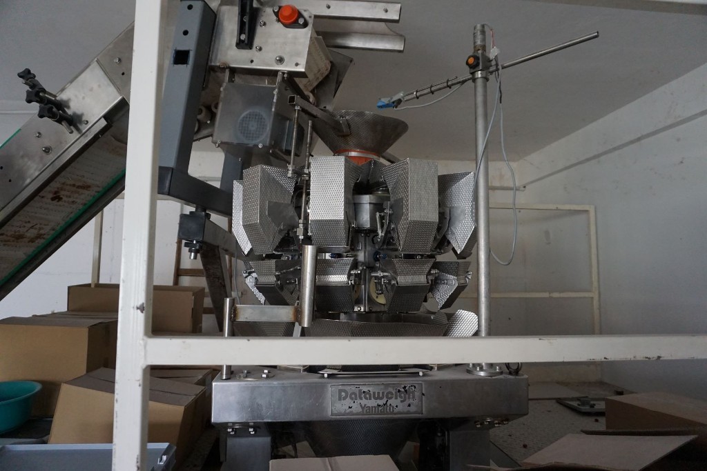 ROVEMA V-250 packing machine with automatic scale YAMATO and with 10 single scales for sale