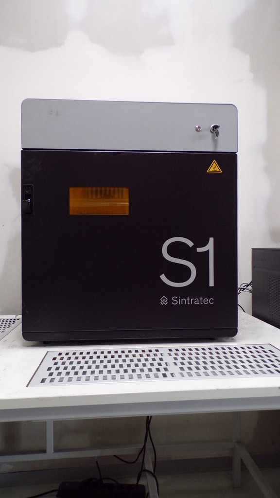 Sintratec S1 SLS 3D-Drucker inkl. Neupulver PA12 und Ersatzdichtungen zu verkaufen