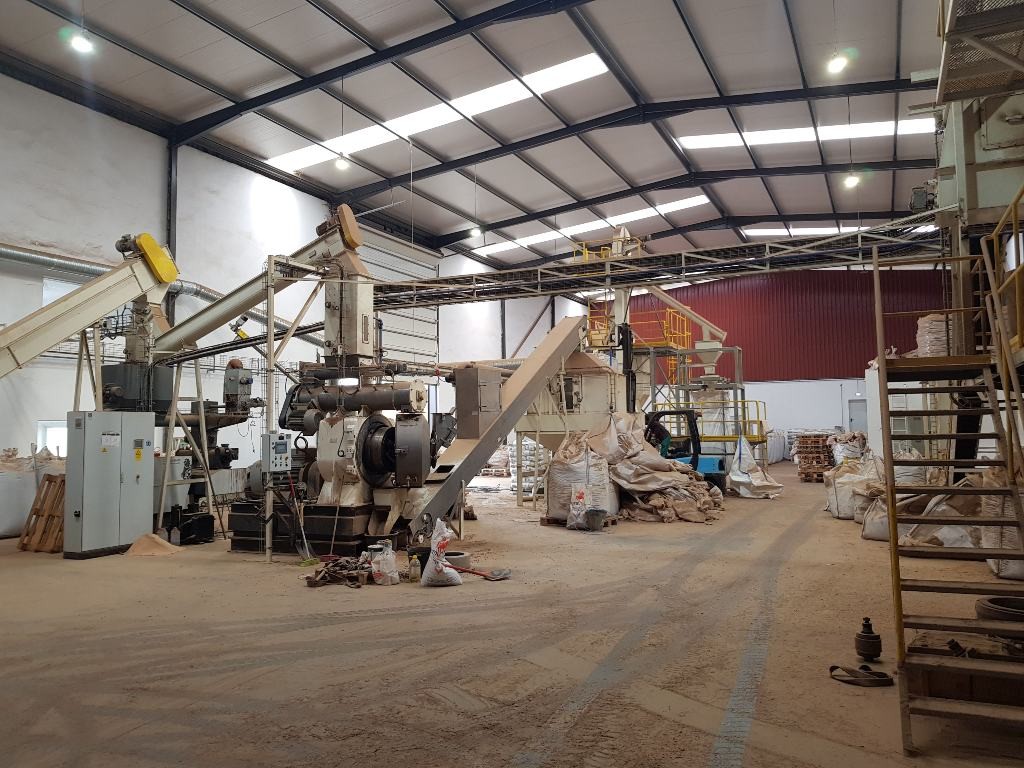 Complete production line plant for wood pellets, chunks, pellets for animal bedding for sale