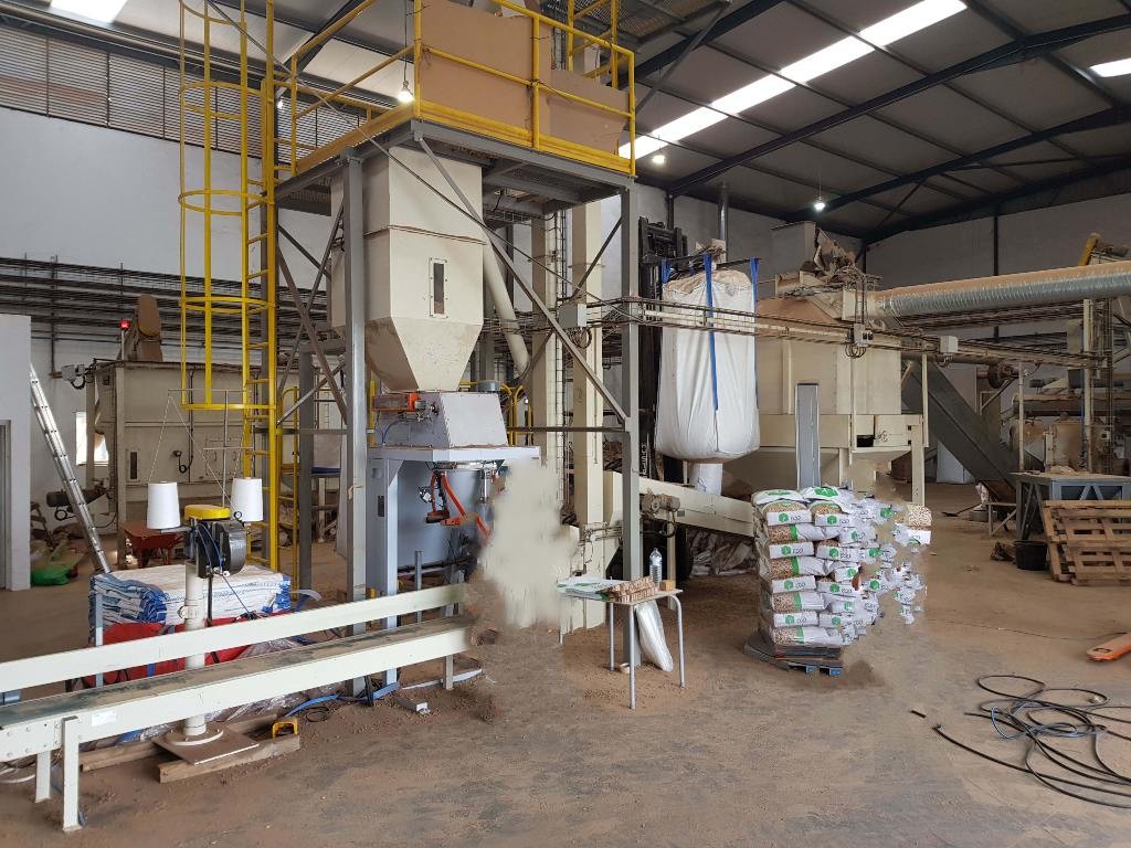 Complete production line plant for wood pellets, chunks, pellets for animal bedding for sale