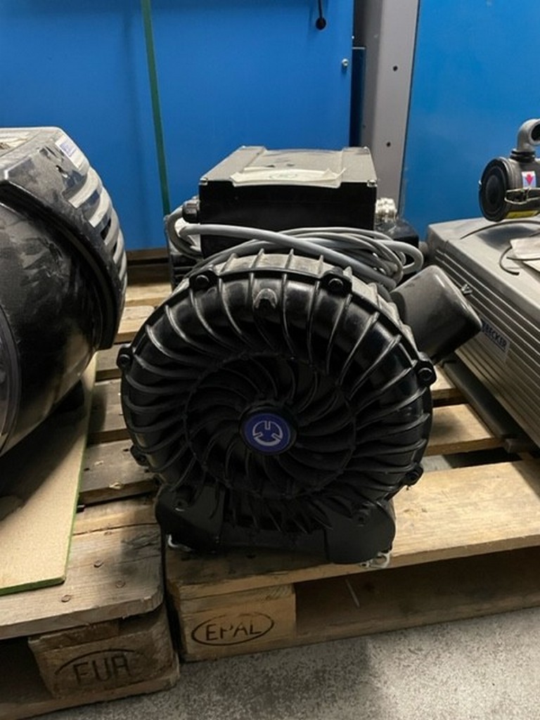 Becker VTLF 2.250/0-79 / ATB AF 112M/BA – 11 / SV201/1 / VT 4.40 4x vacuum pumps for sale