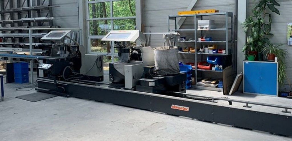 Elumatec DG244/02 Doppelgehrungssäge für Holz-, Kunststoff- und Aluminiumbearbeitungsmaschine zu verkaufen