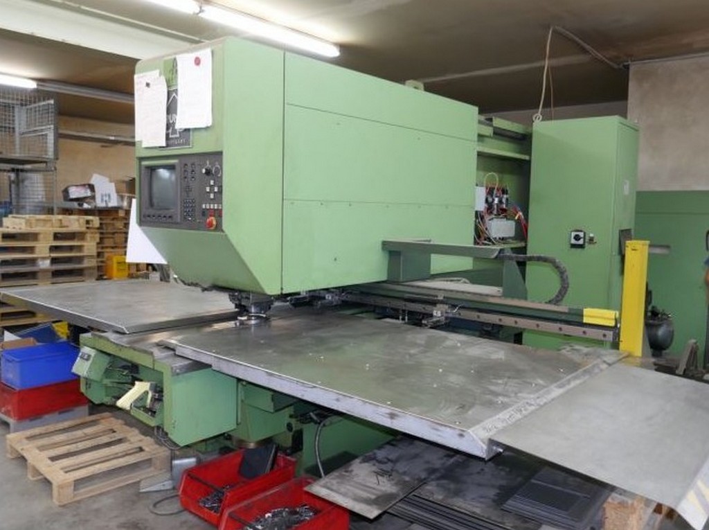 Trumpf Trumatic 235 Revolverstanzmaschine zu verkaufen