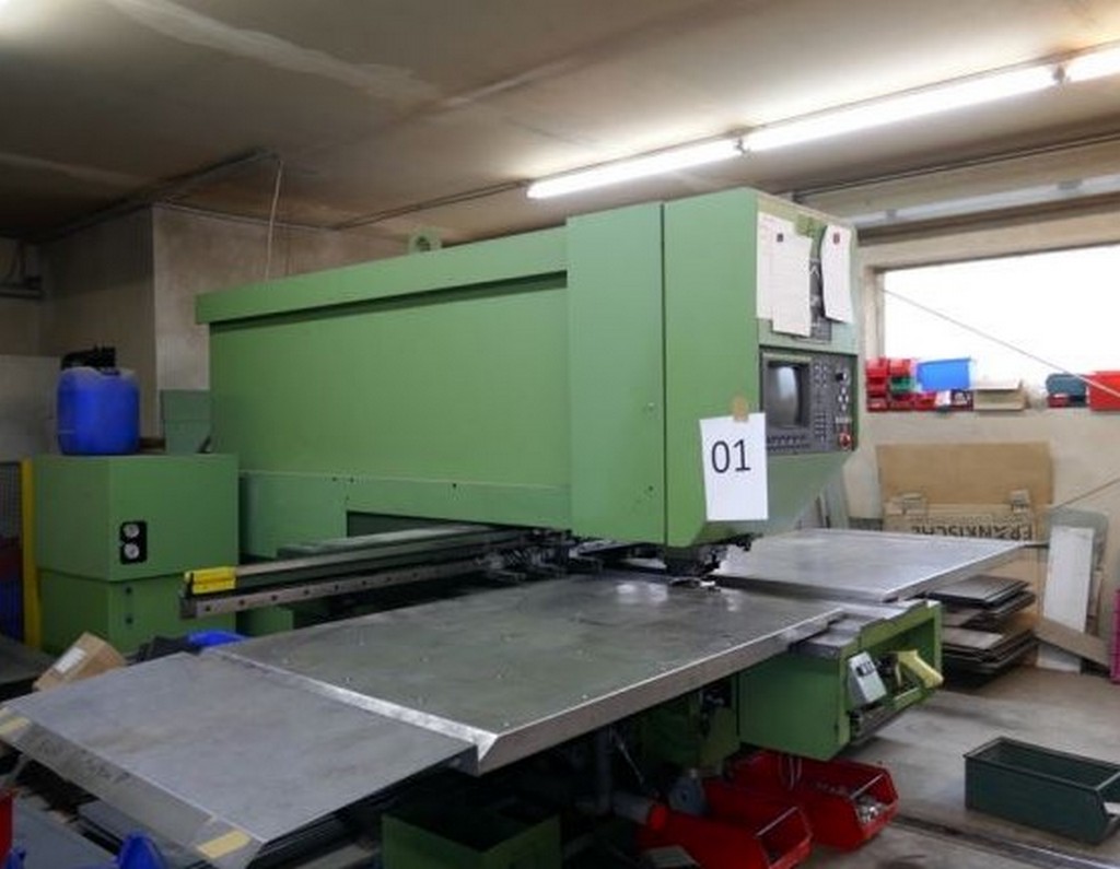 Trumpf Trumatic 235 Revolverstanzmaschine zu verkaufen