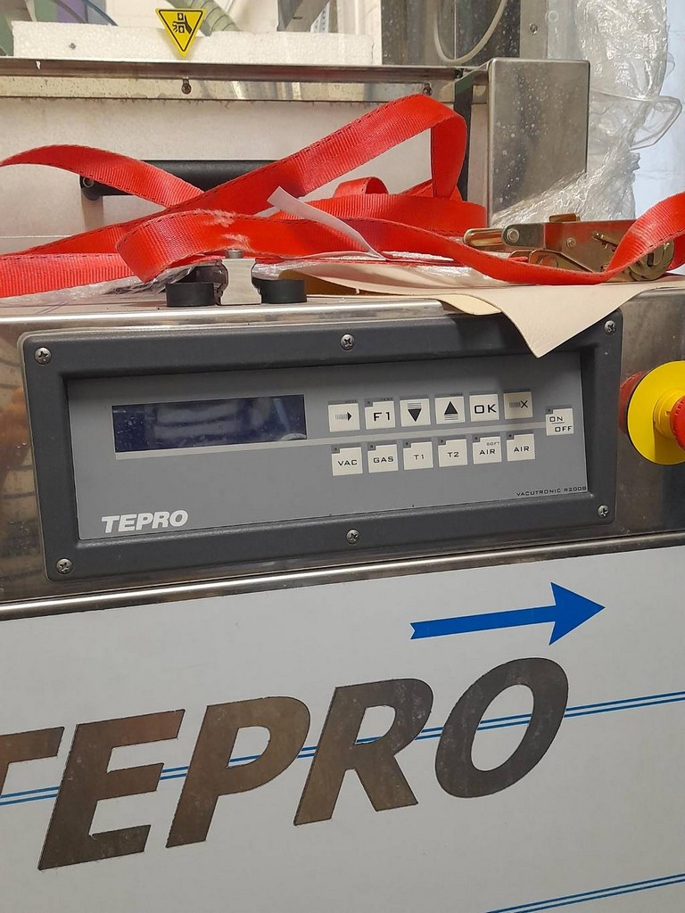 ZTP Tepro SPP 4A halbautomatische Schalenverschließmaschine mit der Vakuum- und Schutzgaseinrichtung zu verkaufen