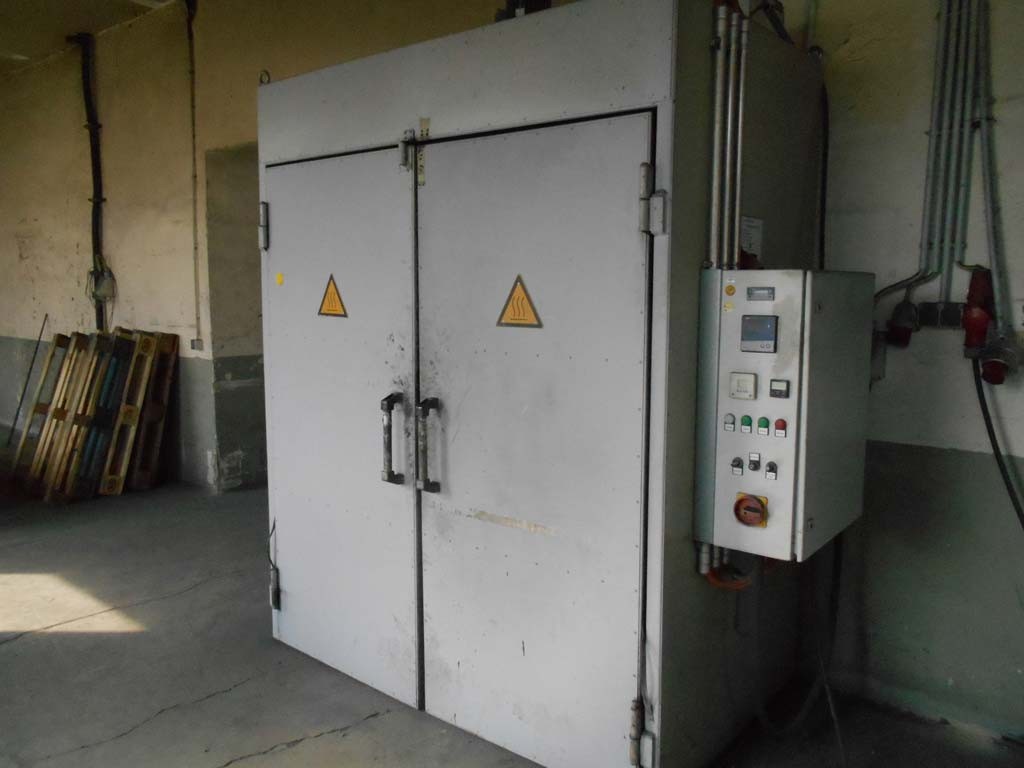 Pre-treatment plant with powder coating booths and painting booths for sale