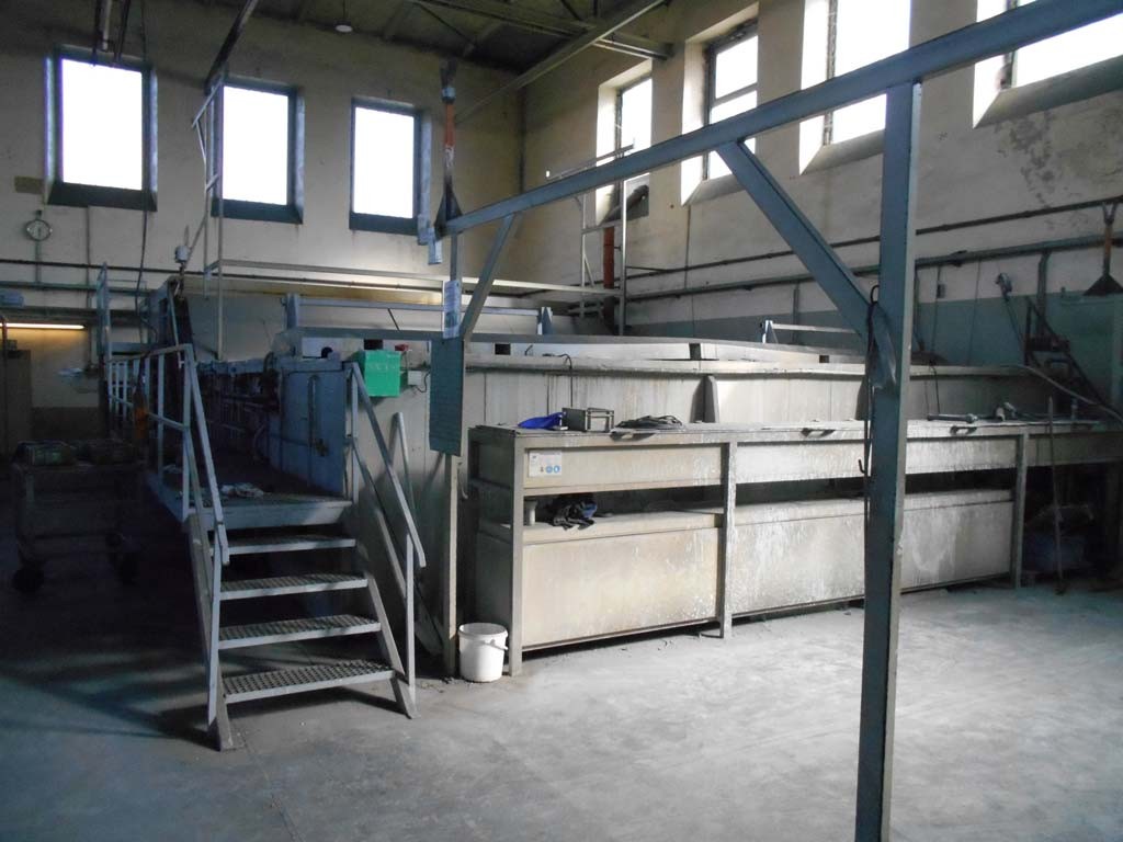 Pre-treatment plant with powder coating booths and painting booths for sale