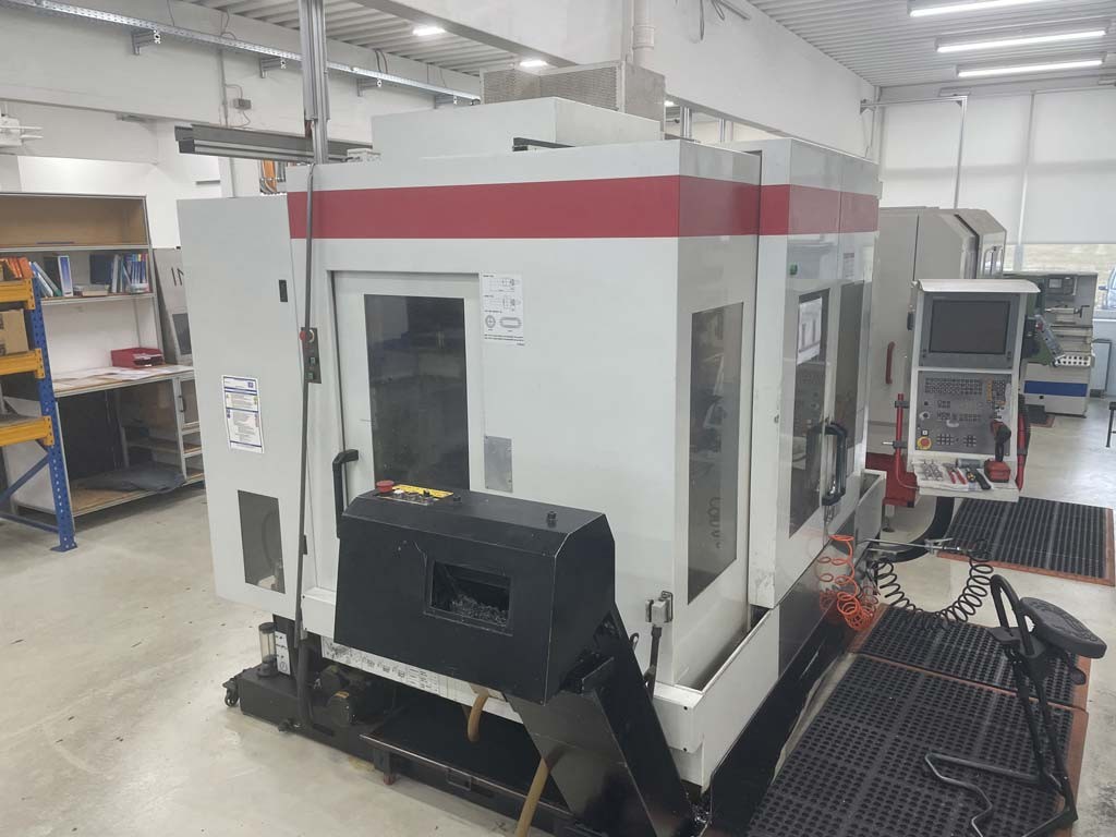 Quaser MV204IIE Fräsmaschine zu verkaufen