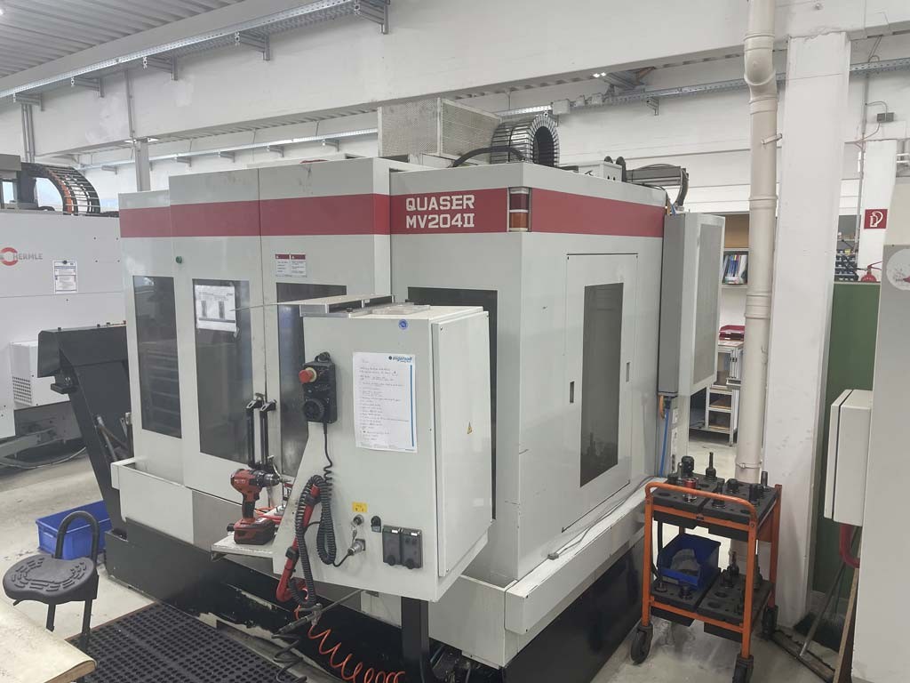 Quaser MV204IIE Fräsmaschine zu verkaufen