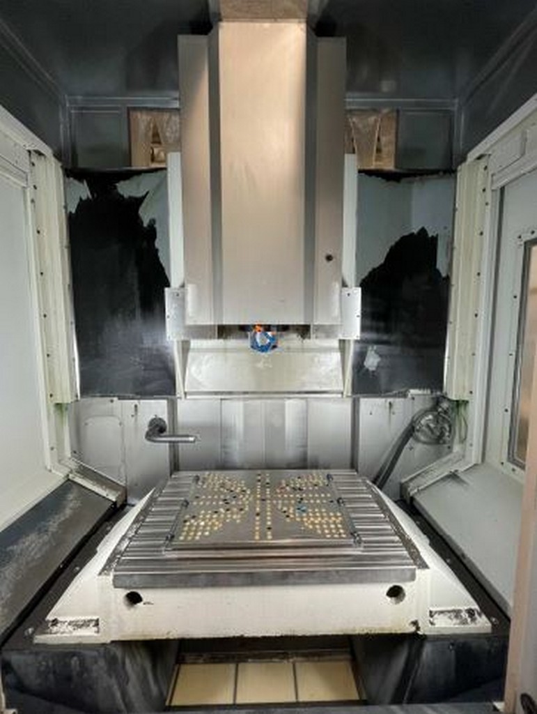 Diverse Metallbearbeitungsmaschinen Fräsmaschine, Ölnebelabscheider, Maschinenschraubstock u.a. zu verkaufen
