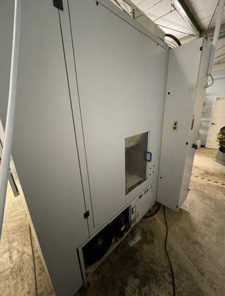 Diverse Metallbearbeitungsmaschinen Fräsmaschine, Ölnebelabscheider, Maschinenschraubstock u.a. zu verkaufen