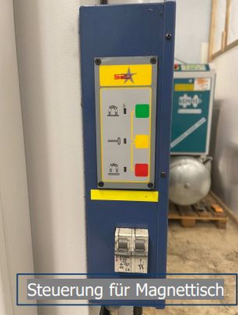 Diverse Metallbearbeitungsmaschinen Fräsmaschine, Ölnebelabscheider, Maschinenschraubstock u.a. zu verkaufen