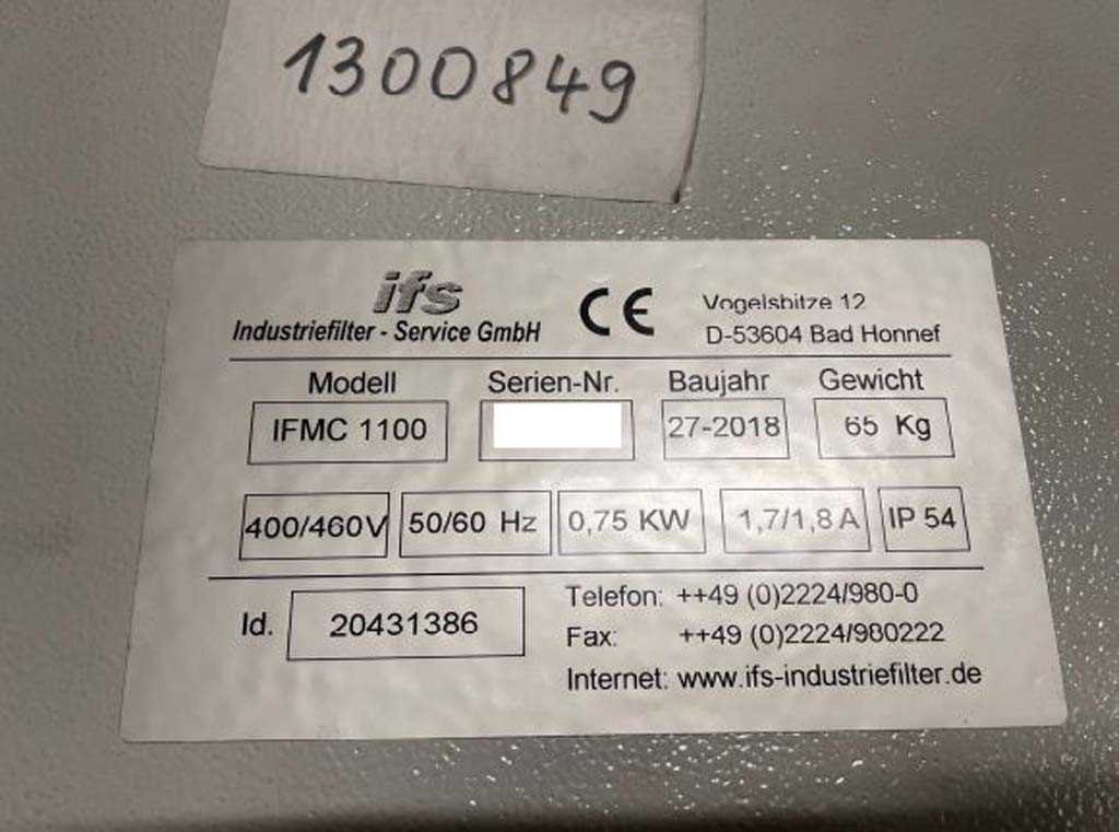 Diverse Metallbearbeitungsmaschinen Fräsmaschine, Ölnebelabscheider, Maschinenschraubstock u.a. zu verkaufen