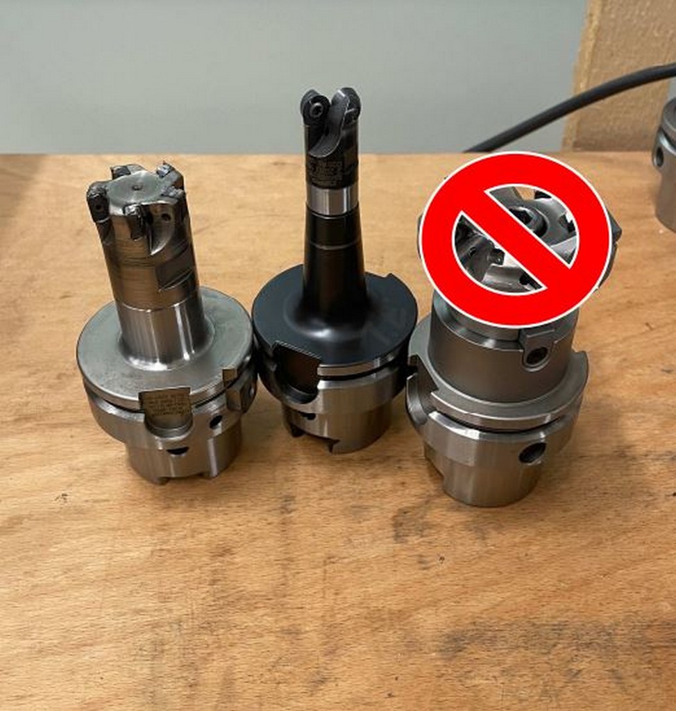 Diverse Metallbearbeitungsmaschinen Fräsmaschine, Ölnebelabscheider, Maschinenschraubstock u.a. zu verkaufen
