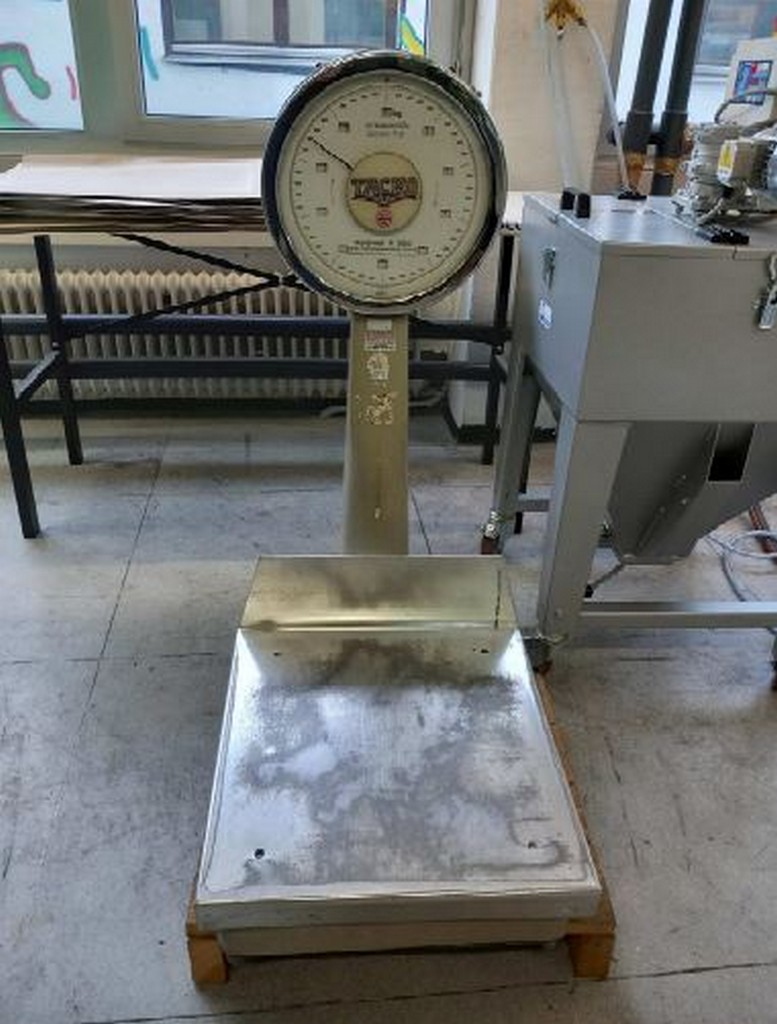 Diverse Metallbearbeitungsmaschinen Fräsmaschine, Ölnebelabscheider, Maschinenschraubstock u.a. zu verkaufen