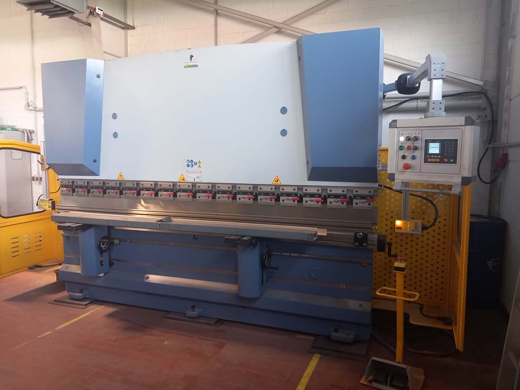 4x metalworking machines, swing cut plate shears, press brake, section steel shears… for sale