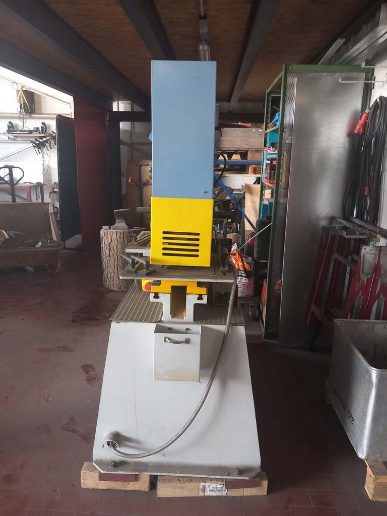 4x metalworking machines, swing cut plate shears, press brake, section steel shears… for sale