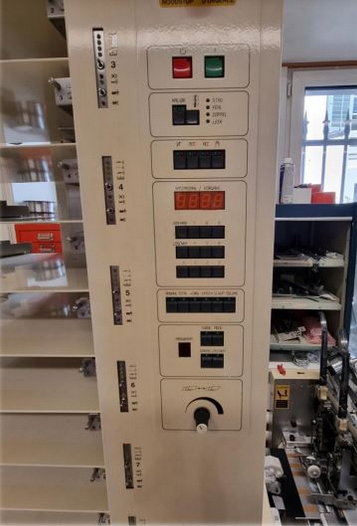Bourg VAC – 100 Zusammentrage- und Broschürenmaschine zu verkaufen