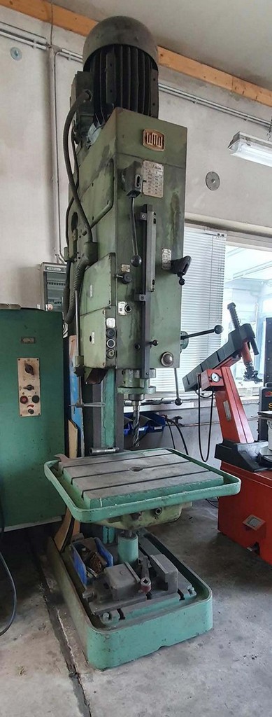 3x metalworking machines lathe, large drilling machine, cylindrical grinding machine for sale