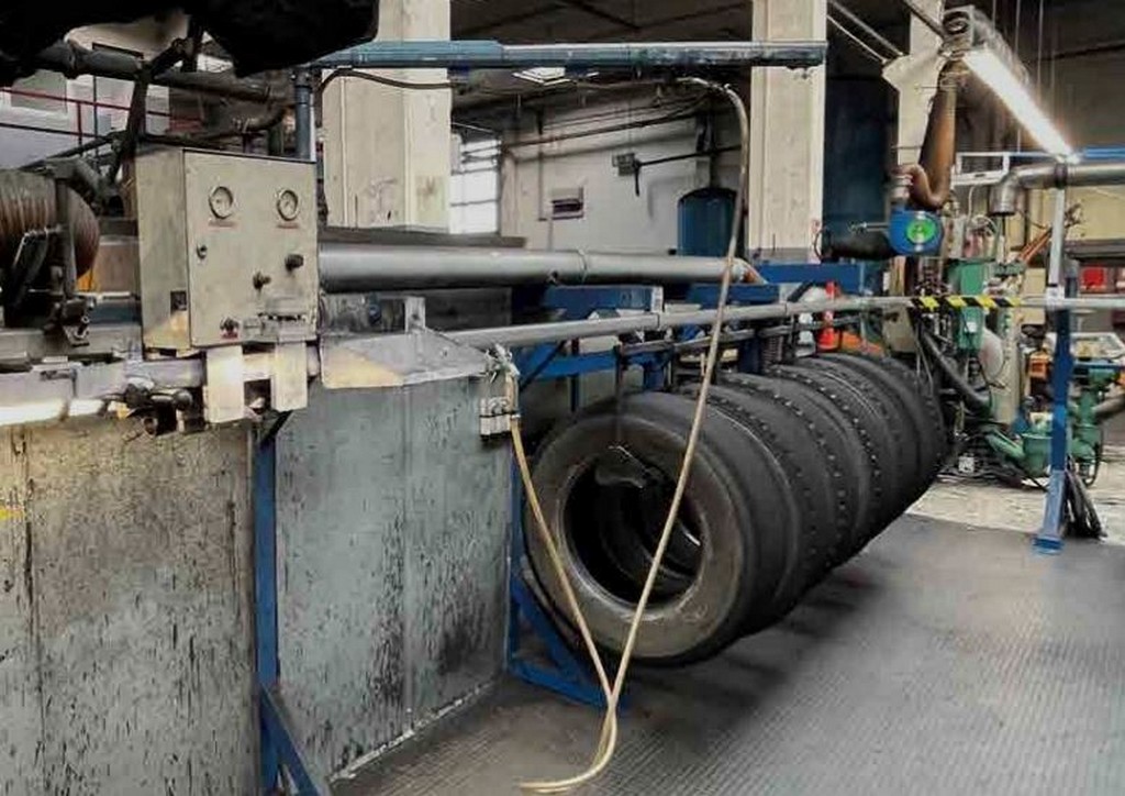 Reifenrunderneuerungsanlage Produktionsstraße Kaltrunderneuerung für LKW-Reifen zu verkaufen