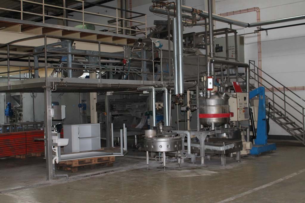 Various food machinery cornflakes production and packaging line, cooking extruder, rotary roaster, coating and drying lines, packaging lines for sale