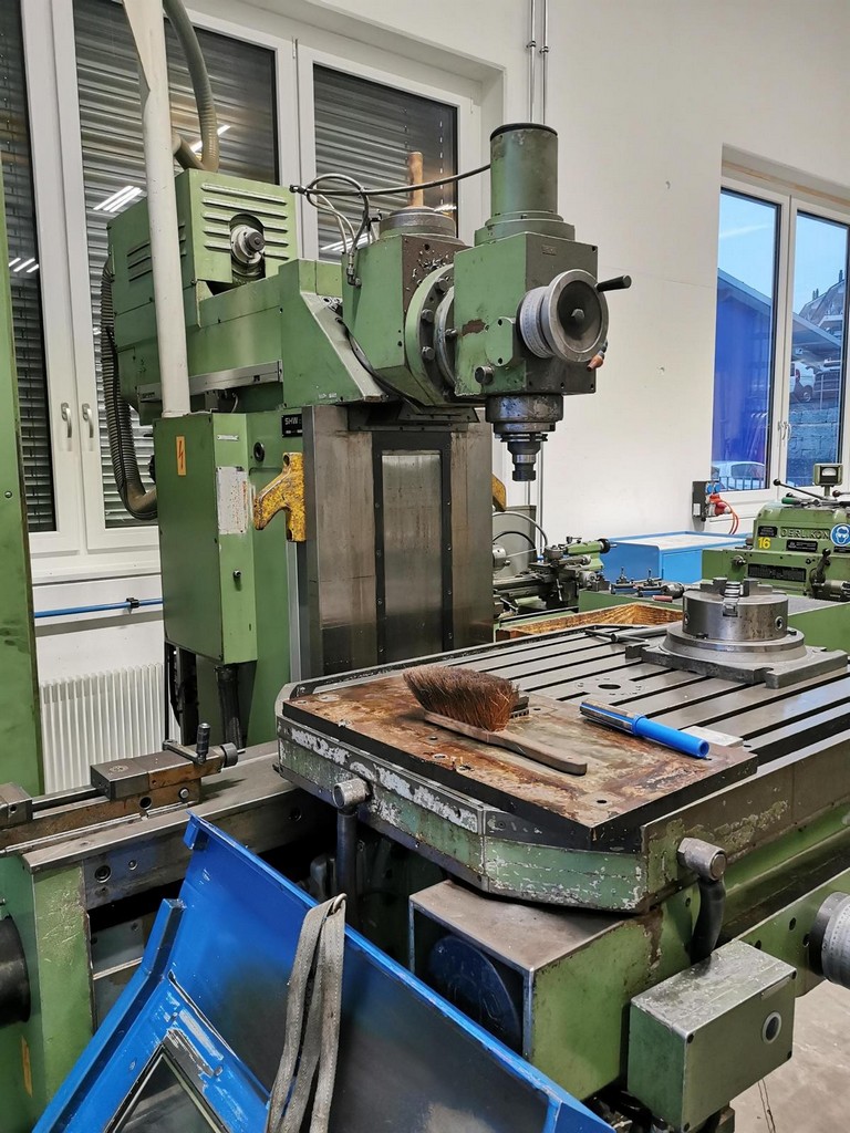 SHW UF 41 CNC-Fräsmaschine zu verkaufen