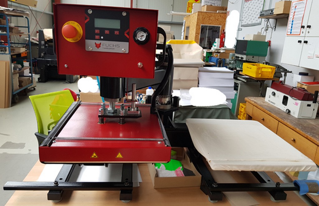 Various printing machines offset printing machine, collating machine etc. for sale