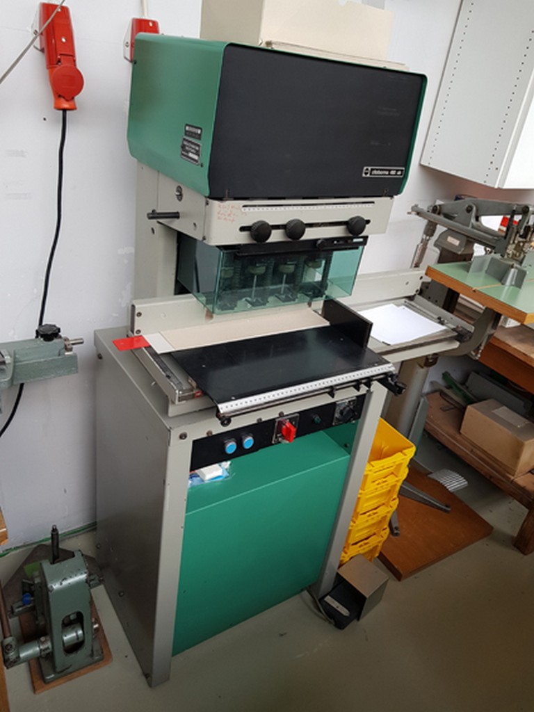 Various printing machines offset printing machine, collating machine etc. for sale