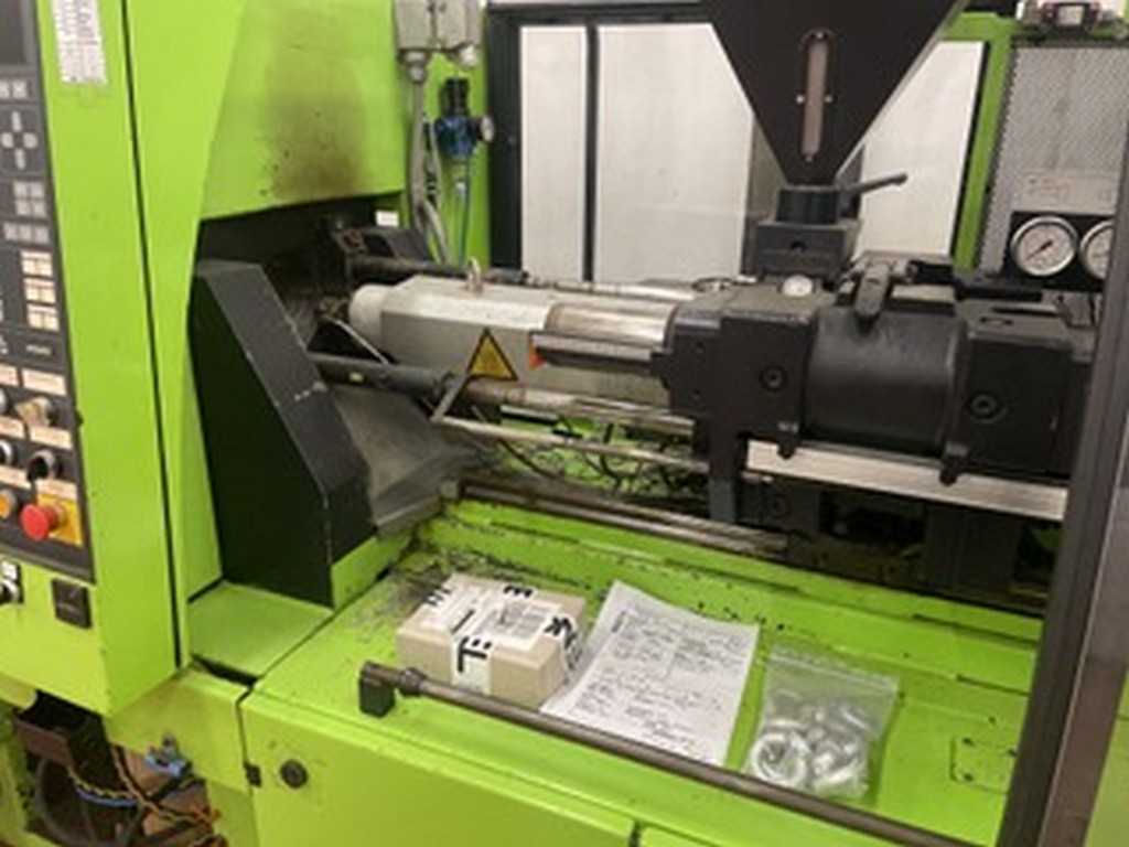 2x Spritzgussmaschinen Engel ES 200/50 HL, Mehrkopfstickmaschine MKA ZSK 25, Elektrostapler FIAT EU zu verkaufen